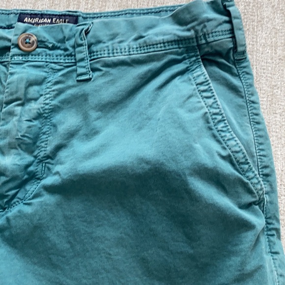 American Eagle flat front khaki green shorts size 30 - Picture 2 of 9